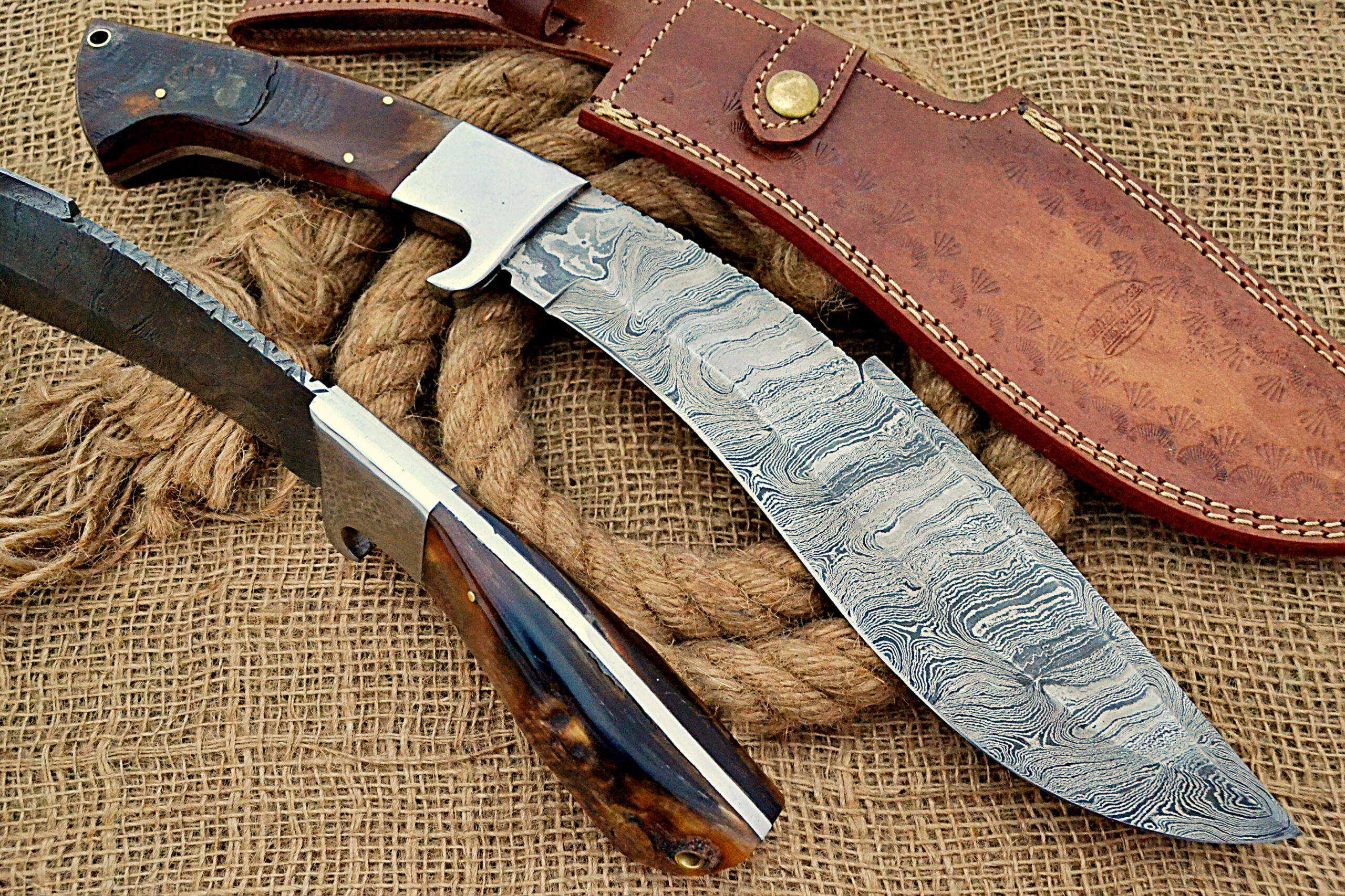 HUNTEX Brand New Custom Handmade Twist Pattern Damascus 380 mm Long