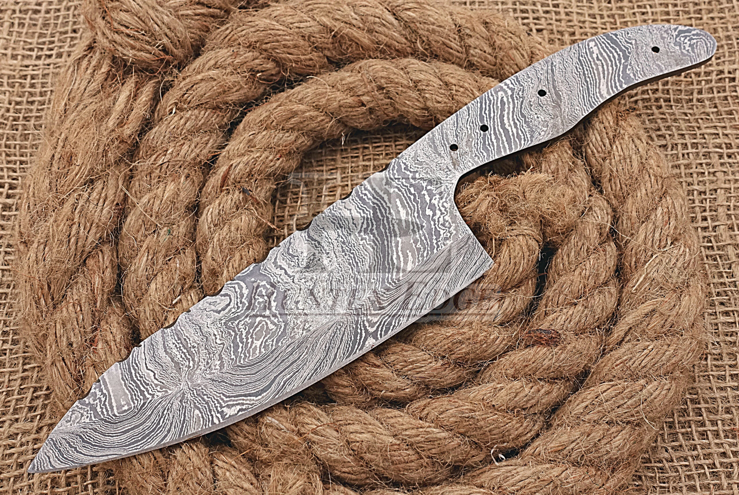 HUNTEX Brand New Custom Handmade Twist Pattern Damascus 254 mm Long DIY