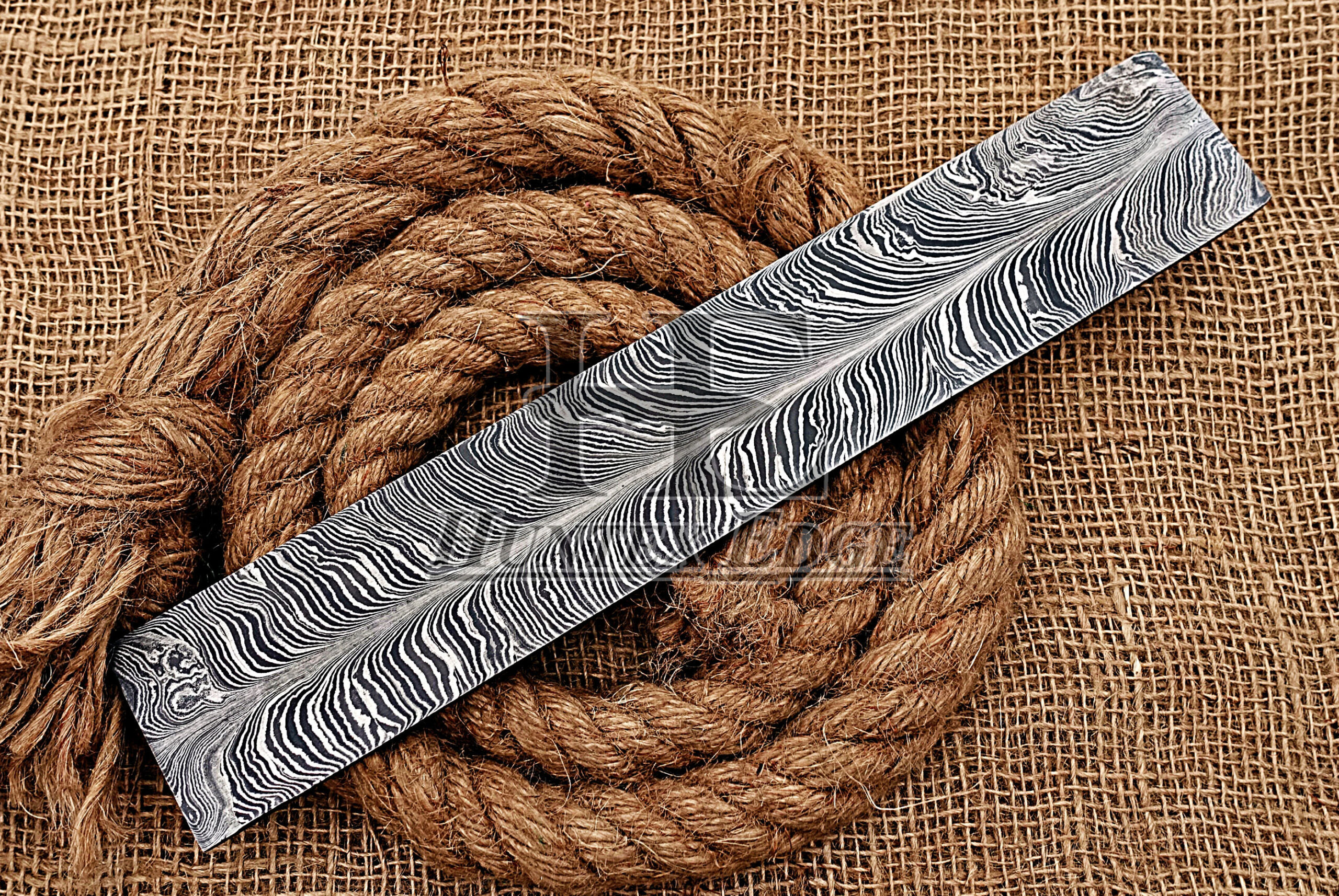 HUNTEX Brand New Custom Feather Pattern Damascus